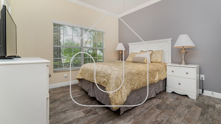 Storey Lake *10 mim -> Disney* 4Q/3Ba