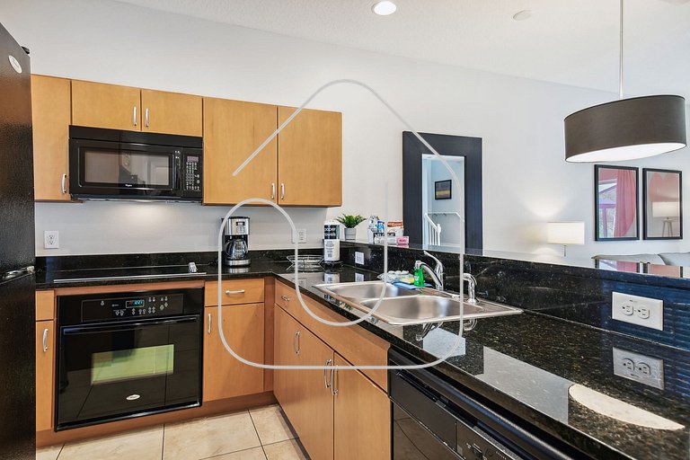 2BR Suites w/ Jacuzzi • 10min to Disney