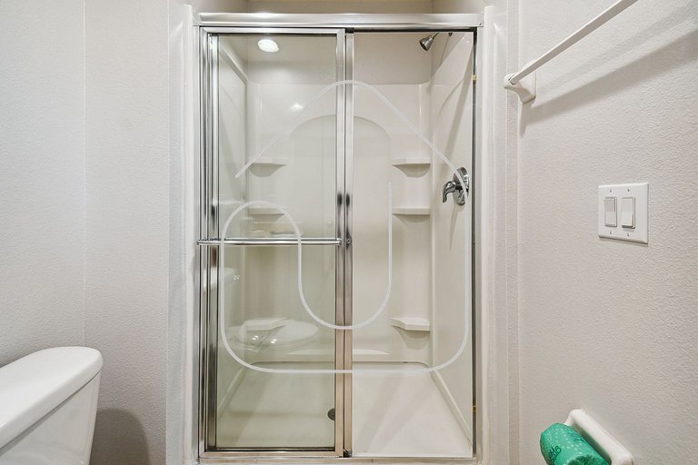 2BR Suites w/ Jacuzzi • 10min to Disney