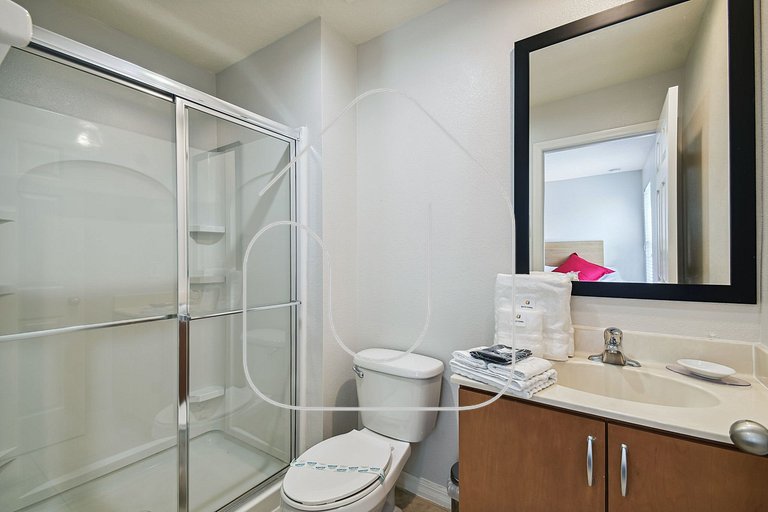 2BR Suites w/ Jacuzzi • 10min to Disney