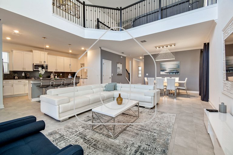Storey Lake - 5-Bedroom Home with Game Room