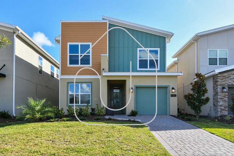 Storey Lake - 5-Bedroom Home with Game Room