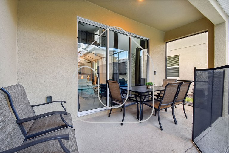 Storey Lake - 5-Bedroom Home with Game Room