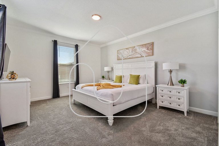 Storey Lake * Beautiful 5-Bedroom Home with Game Room