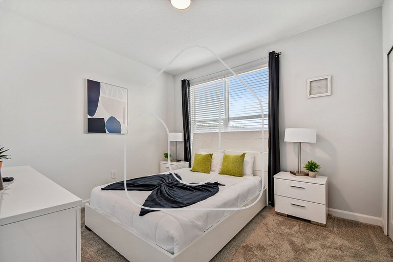 Storey Lake - 5-Bedroom Home with Game Room