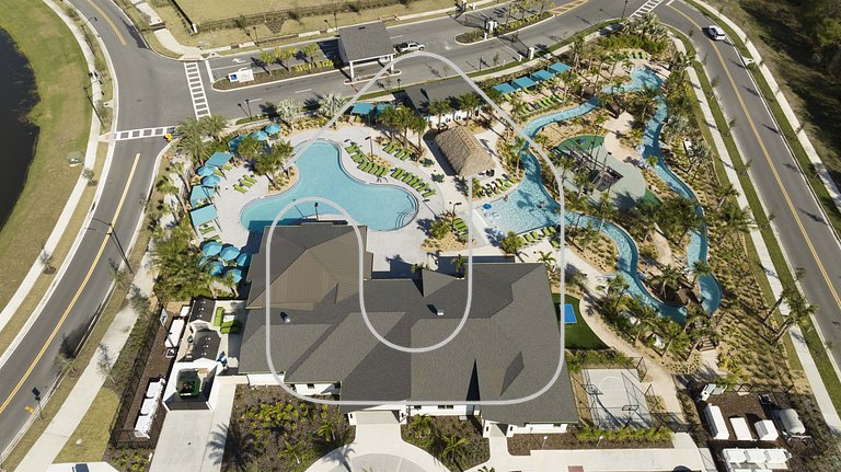 Storey Lake * Beautiful 5-Bedroom Home with Game Room