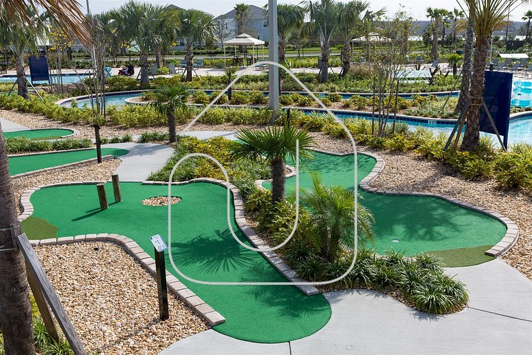 Storey Lake * Beautiful 5-Bedroom Home with Game Room