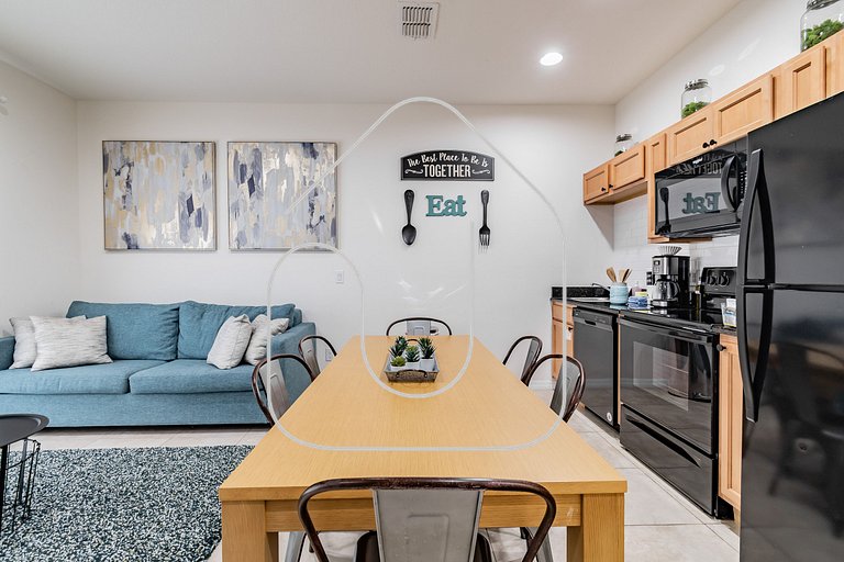 3BR Resort Home + Jacuzzi Near Disney