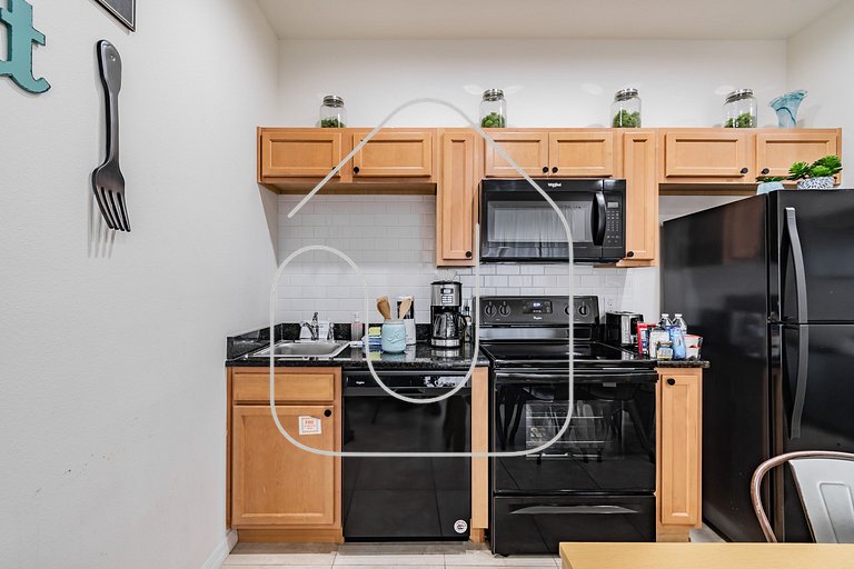 3BR Resort Home + Jacuzzi Near Disney