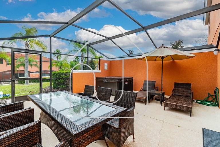 3BR Resort Home + Jacuzzi Near Disney