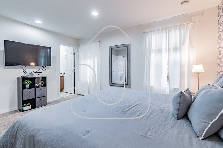 3BR Resort Home + Jacuzzi Near Disney