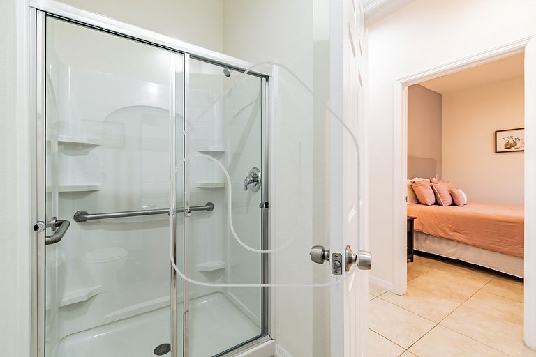 3BR Resort Home + Jacuzzi Near Disney