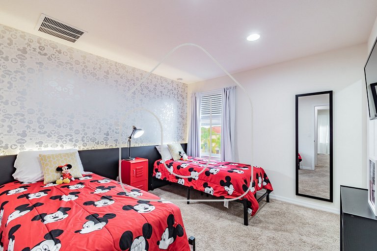 3BR Resort Home + Jacuzzi Near Disney