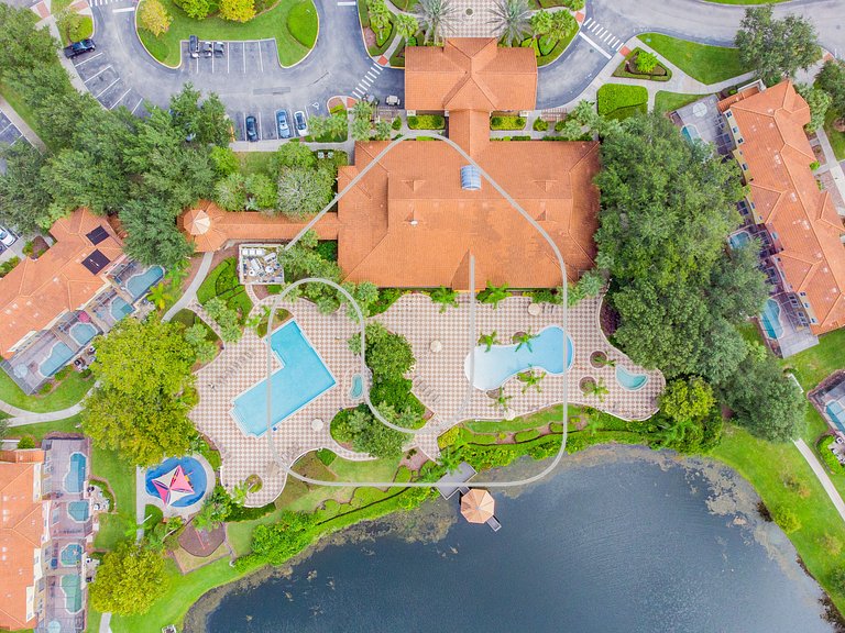 3BR Resort Home + Jacuzzi Near Disney