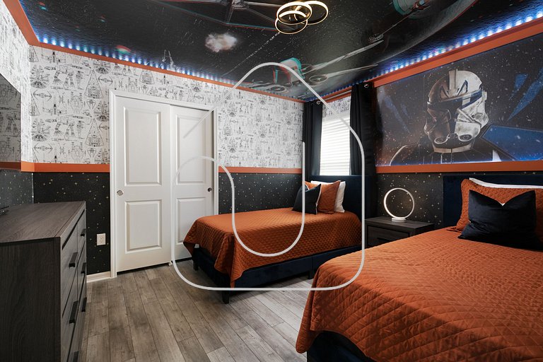 10 Bedrooms / 8 Bathrooms - Windsor Island Resort