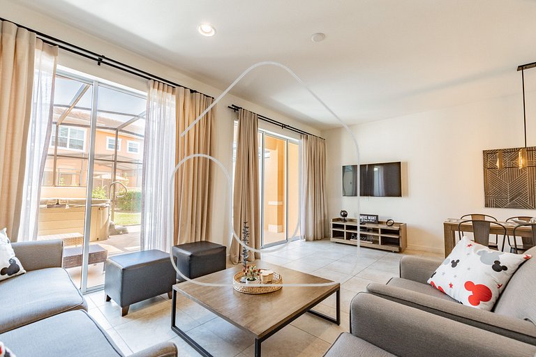 2 Suites, Priv. Jacuzzi Near Disney