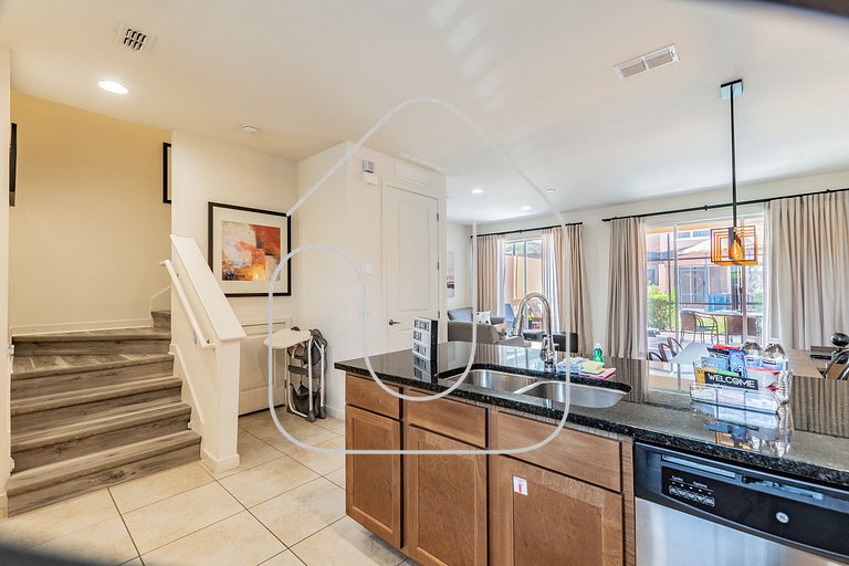 2 Suites, Priv. Jacuzzi Near Disney