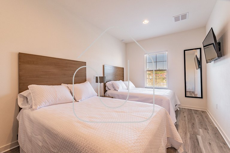 2 Suites, Priv. Jacuzzi Near Disney