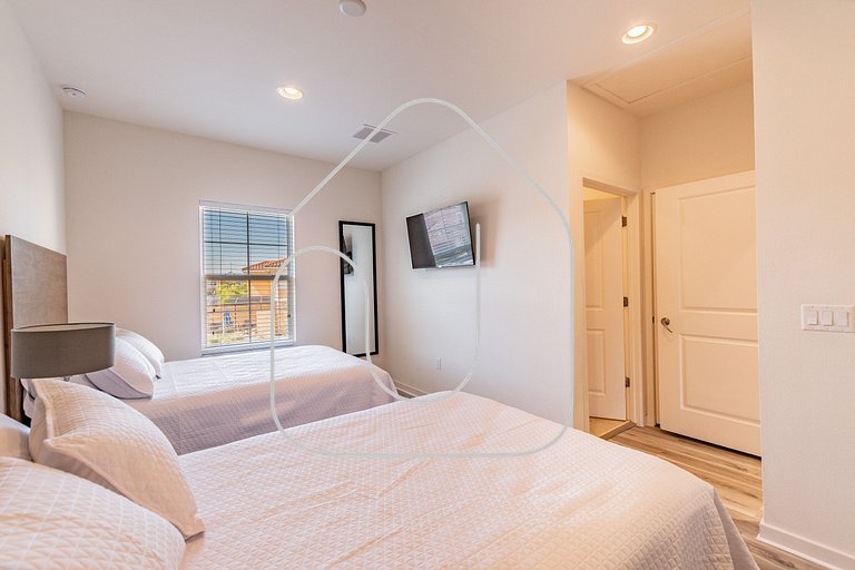 2 Suites, Priv. Jacuzzi Near Disney