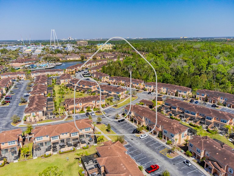 2 Suites, Priv. Jacuzzi Near Disney