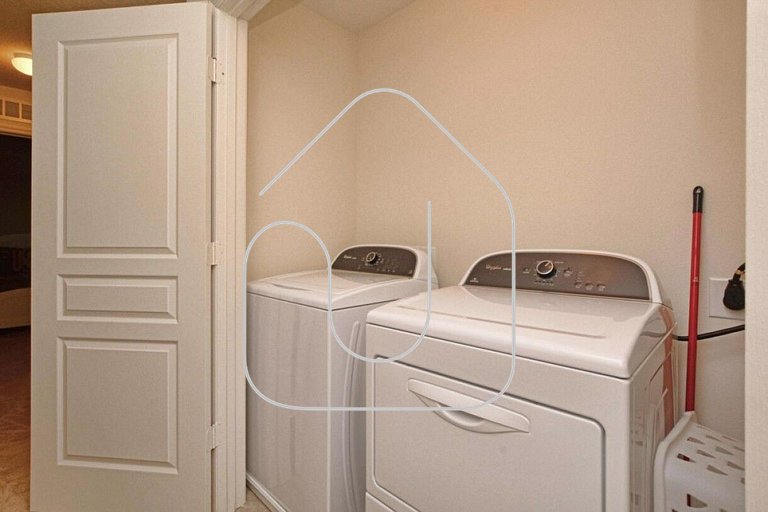 Disney 4BR Home w/ Pool & Lake View