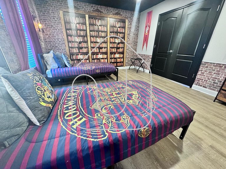 9BR Retreat for 20 w/ Game Room | Champions Gate