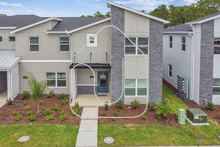 5BR/4BA Luxury Home *Resort Access*