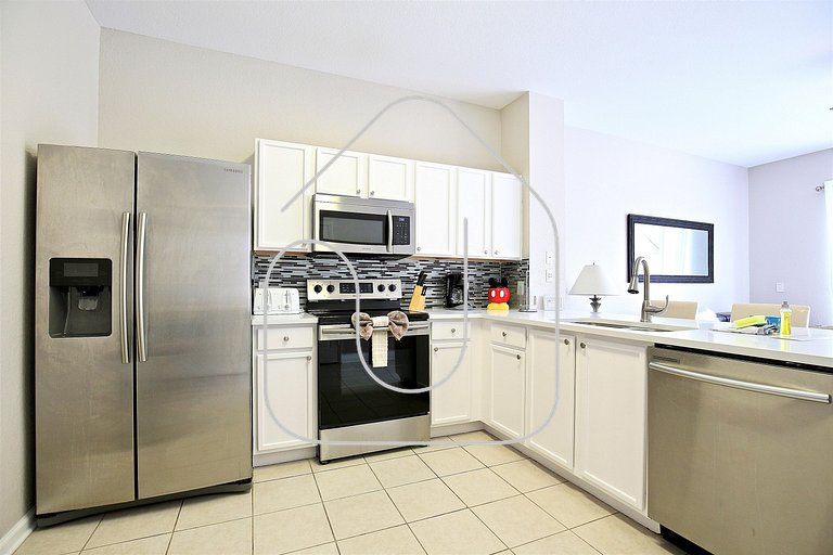 7660 - 3BD/3BA Resort Home *10min DISNEY*