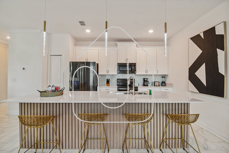 Luxuosa Casa 4Q/3B Storey Lake