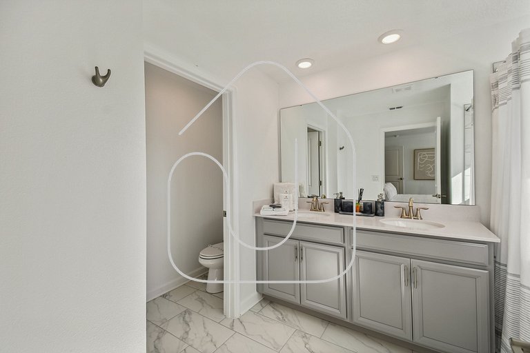 Luxurious 4BR/3BA Home in Storey Lake