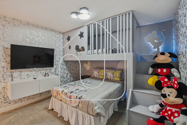 Luxuosa Casa 4Q/3B Storey Lake