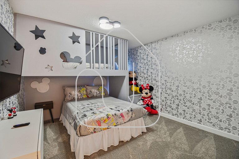 Luxuosa Casa 4Q/3B Storey Lake