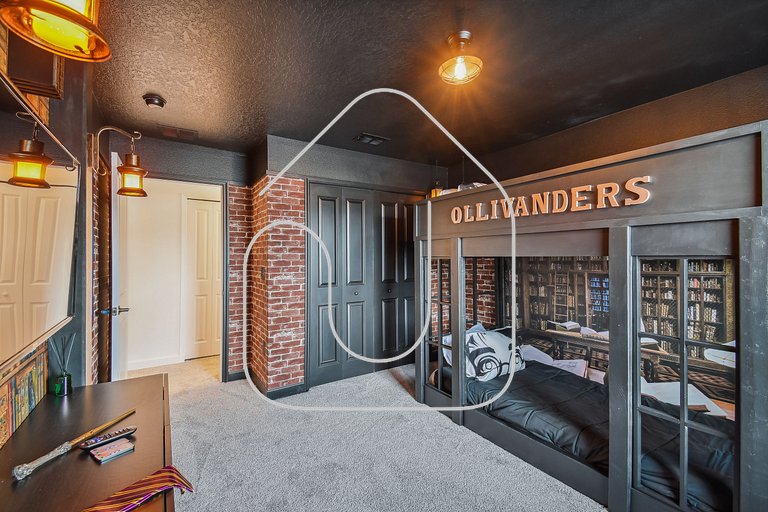 Luxuosa Casa 4Q/3B Storey Lake