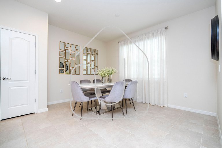 5BR/4BA Luxury Home | Private Pool