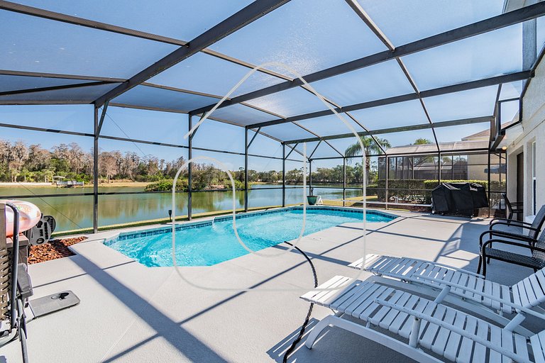 5BR Lake Berkley Home, Lake-View Pool