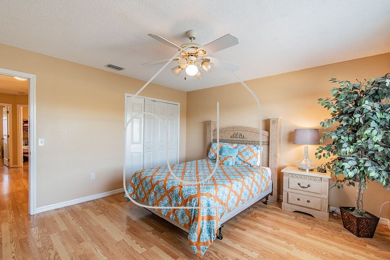 5B/3B Lake View Private Pool