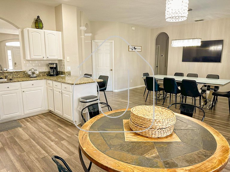 Windsor Hills 6BR Villa w/ Pool & Game Room