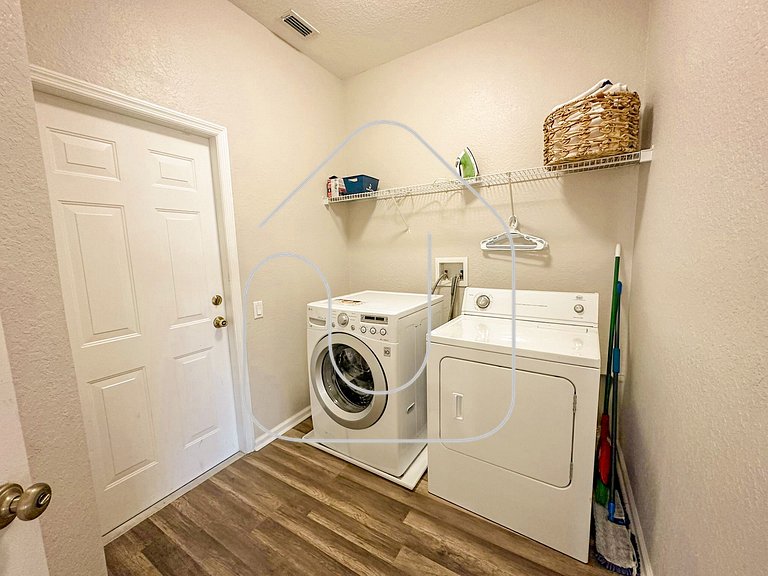 Windsor Hills 6BR Villa w/ Pool & Game Room