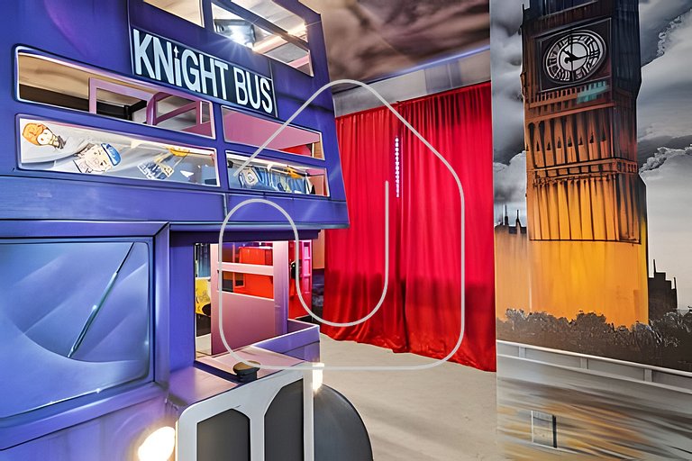 8BR Villa ☆ Avengers Game Room + Pool ☆ Disney