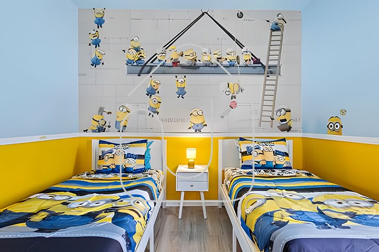 Family-Friendly 3BR Near Disney!