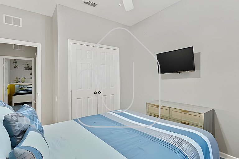 Family-Friendly 3BR Near Disney!