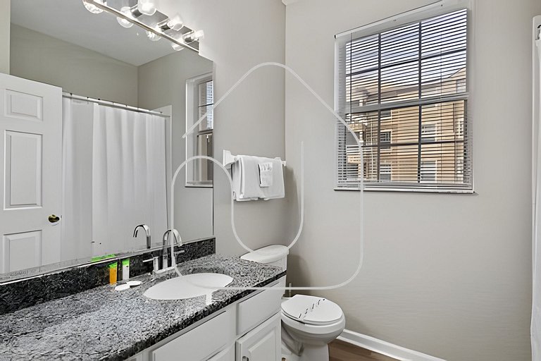 Family-Friendly 3BR Near Disney!