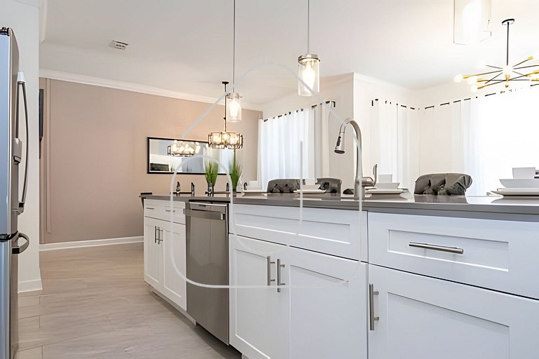 Villa Smile - 4BD/3BA Storey Lake Luxury Themed