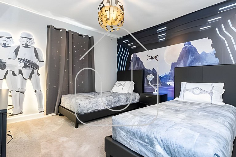 Villa Smile - 4BD/3BA Storey Lake Luxury Themed