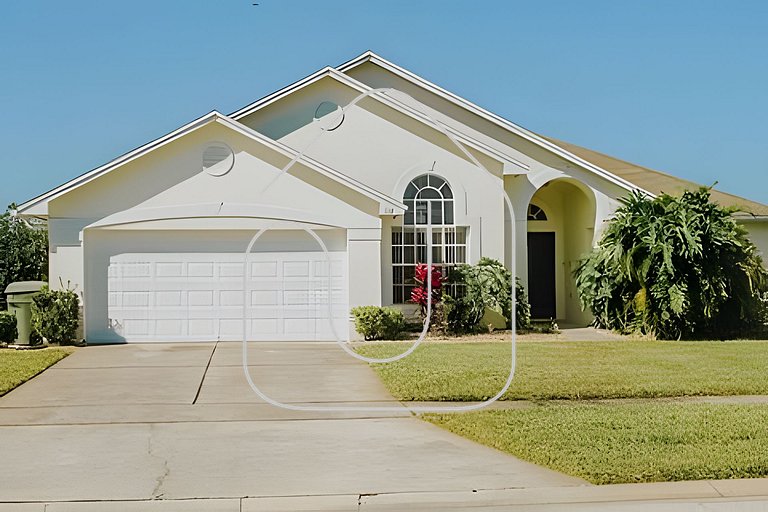 Cozy 3BR Home w/Private Pool & Lake View