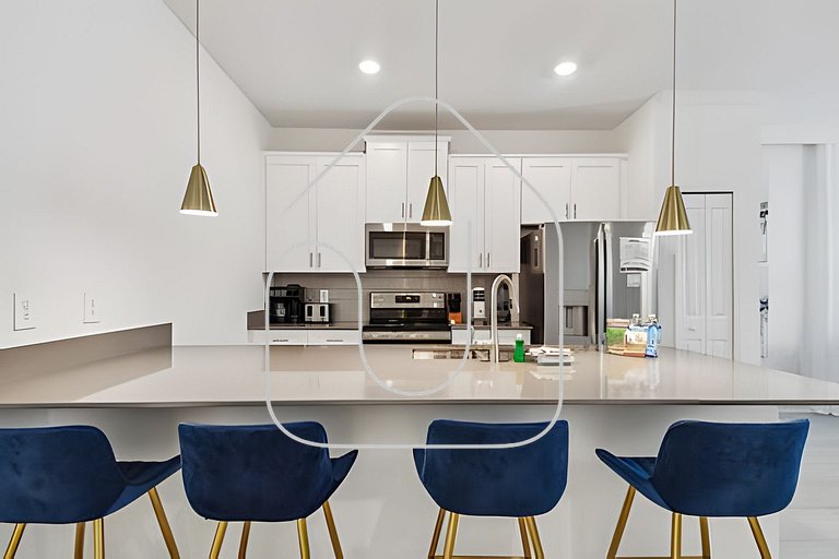 5BD/4B Storey Lake Brand new Luxury