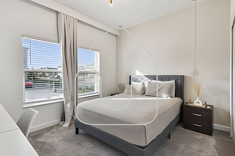 5BR Storey Lake Townhome, Heated Pool