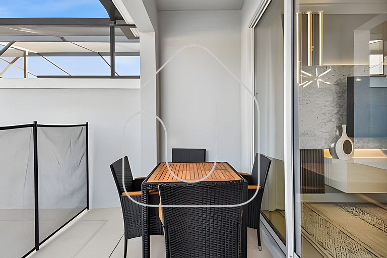 5BR Storey Lake Townhome, Heated Pool
