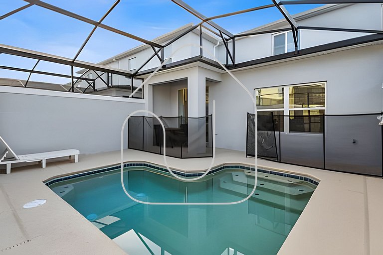 5BR Storey Lake Townhome, Heated Pool