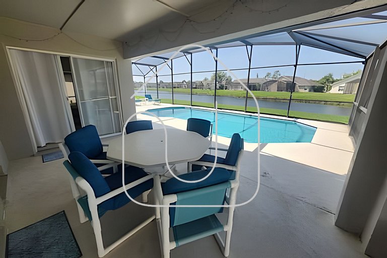 Cozy 3BR Home w/Private Pool & Lake View